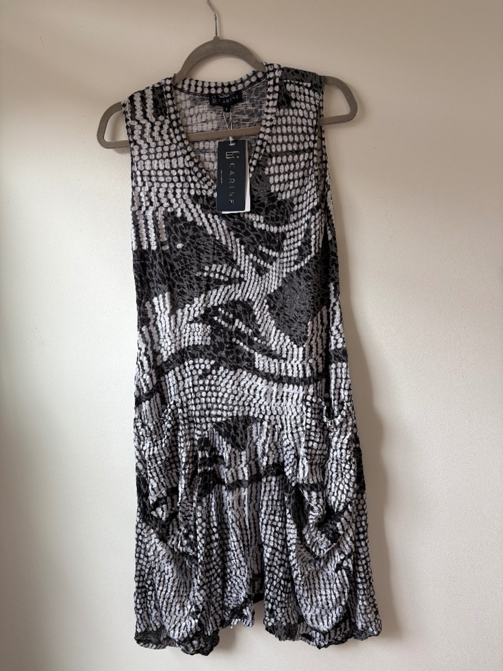 NEW CARINE Valerie Dress in flowing pearls Size Medium
